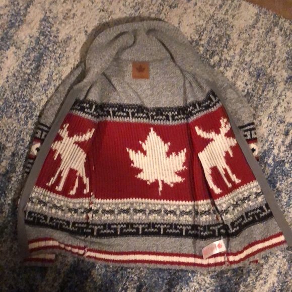 COPY - Canadiana 🍁, Acrylic wool sweater with zipper - Picture 2 of 4